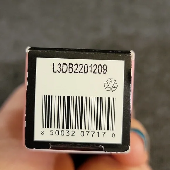 Peach Out Retinol Face Stick - Picture 3 of 5